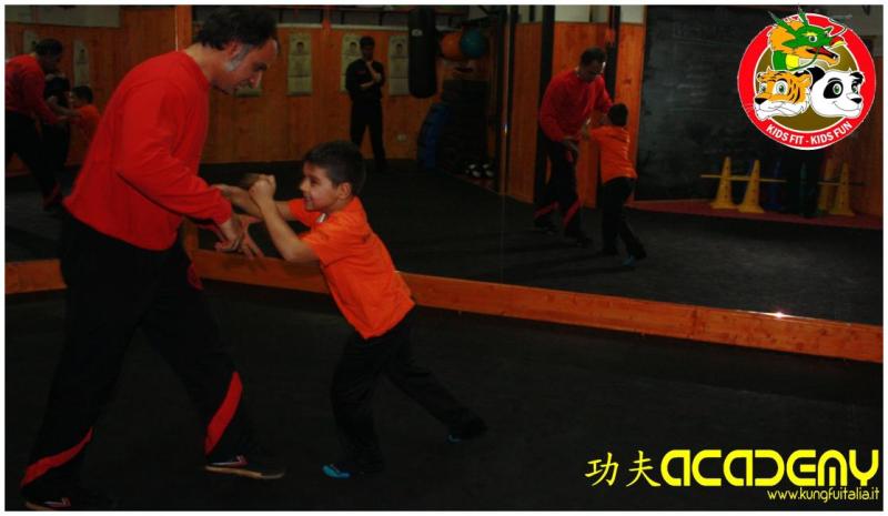 Kung Fu Academy Caserta di Sifu Mezzone Wing Chun Tjun, Ving Tsun Kung Fu Bambini difesa personale Accademia nazionale Italia scuola di taiji sanda chi kung www.kungfuitalia.i (2)